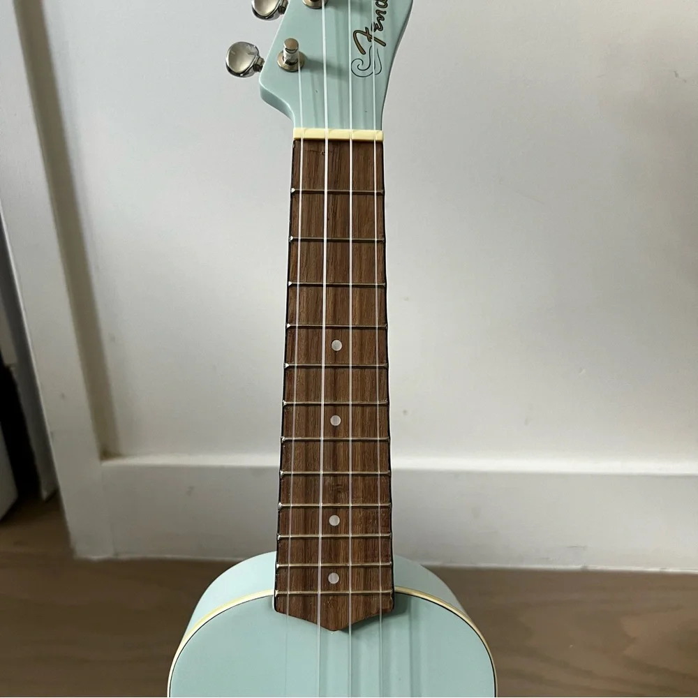 Fender Venice Soprano Ukulele, Daphne Blue - Picture 6 of 10